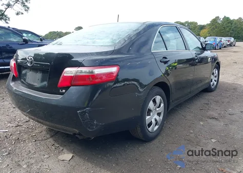 2007 Toyota Camry Le z USA, uszkodzony, nr VIN 4T1BE46K07U021987